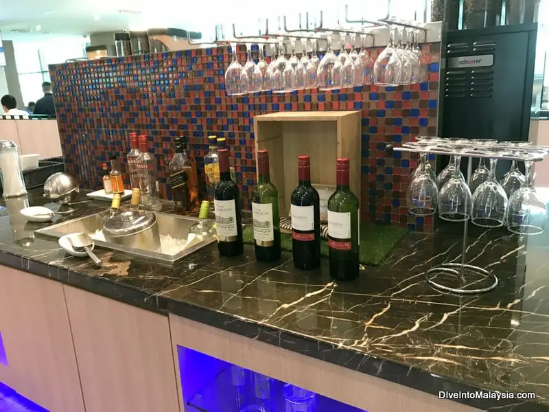 Wine and spirits SATS Premier Lounge