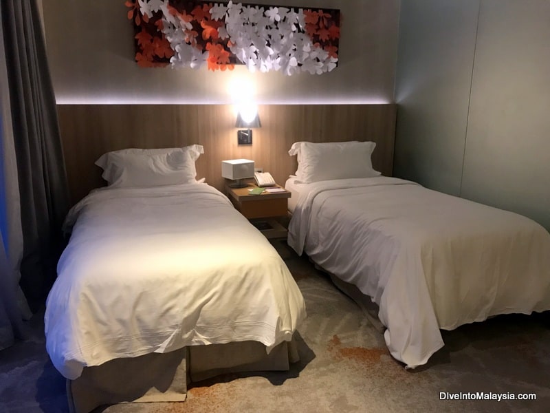 Capri Hotel Changi business park beds