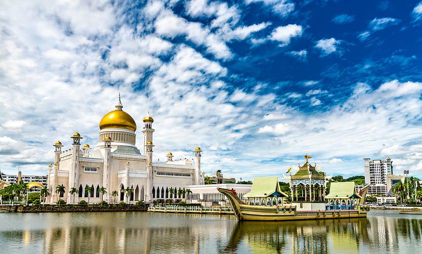 Omar Ali Saifuddien Mosque, Bandar Seri Begawan, Brunei