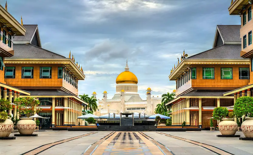 Omar Ali Saifuddien Mosque in Bandar Seri Begawan, Brunei