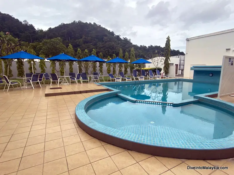 AVI Pangkor Beach Resort pool