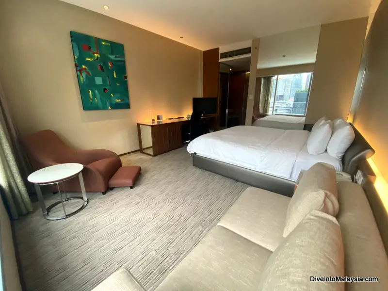 Traders Hotel KL reviews Deluxe Twin Towers View Room