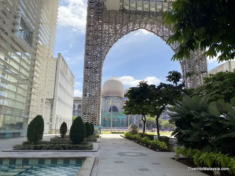 Looking towards Palace Of Justice through Perbadanan Putrajaya