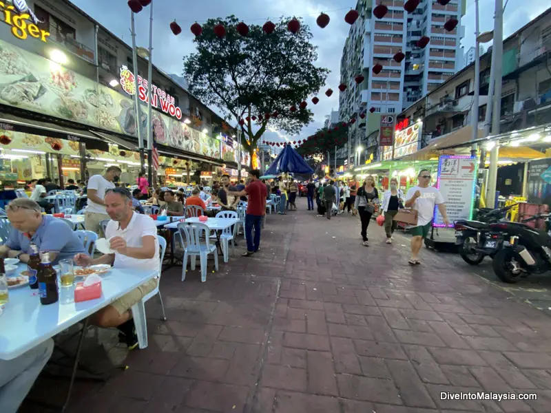 what to do in KL at night - Jalan Alor night food court