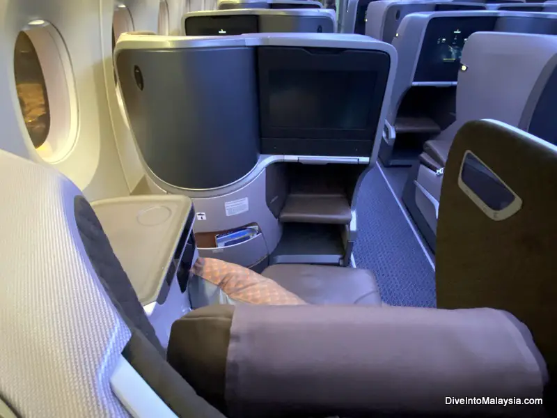 Singapore Airlines Business Class seat