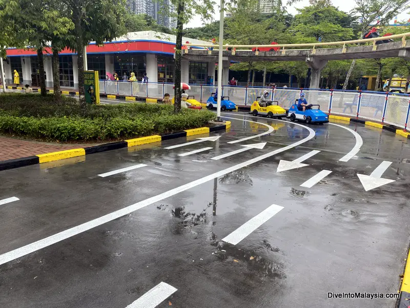 Driving school in Lego City in our review Legoland Malaysia