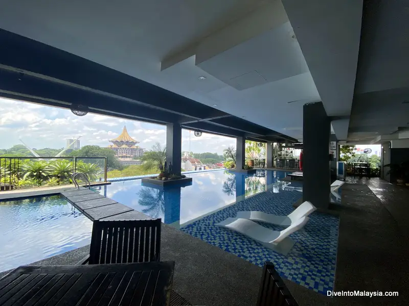 The Waterfront Hotel Kuching pool and bar