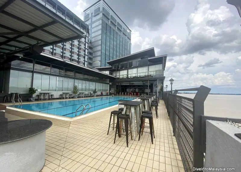 Kingwood Hotel Sibu pool