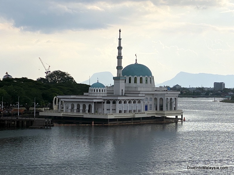 Kuching Floating Mosque