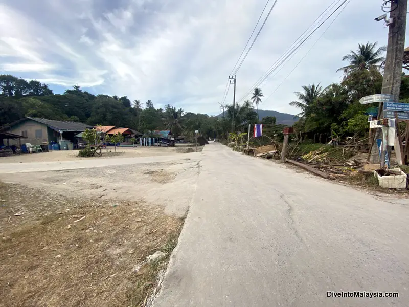 Koh Lipe roads away from the tourists